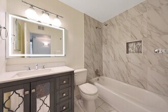 7031 E Loma Land Dr in Scottsdale, AZ - Building Photo - Building Photo