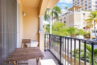 118 Zamora Ave, Unit 201 in Coral Gables, FL - Building Photo - Building Photo