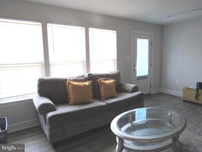 10 Capital Ct in Largo, MD - Building Photo - Building Photo