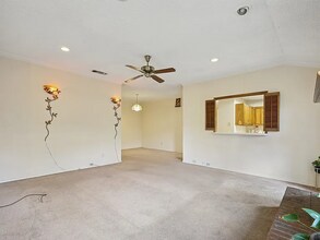 2812 Springhaven Ct in Bedford, TX - Building Photo - Building Photo
