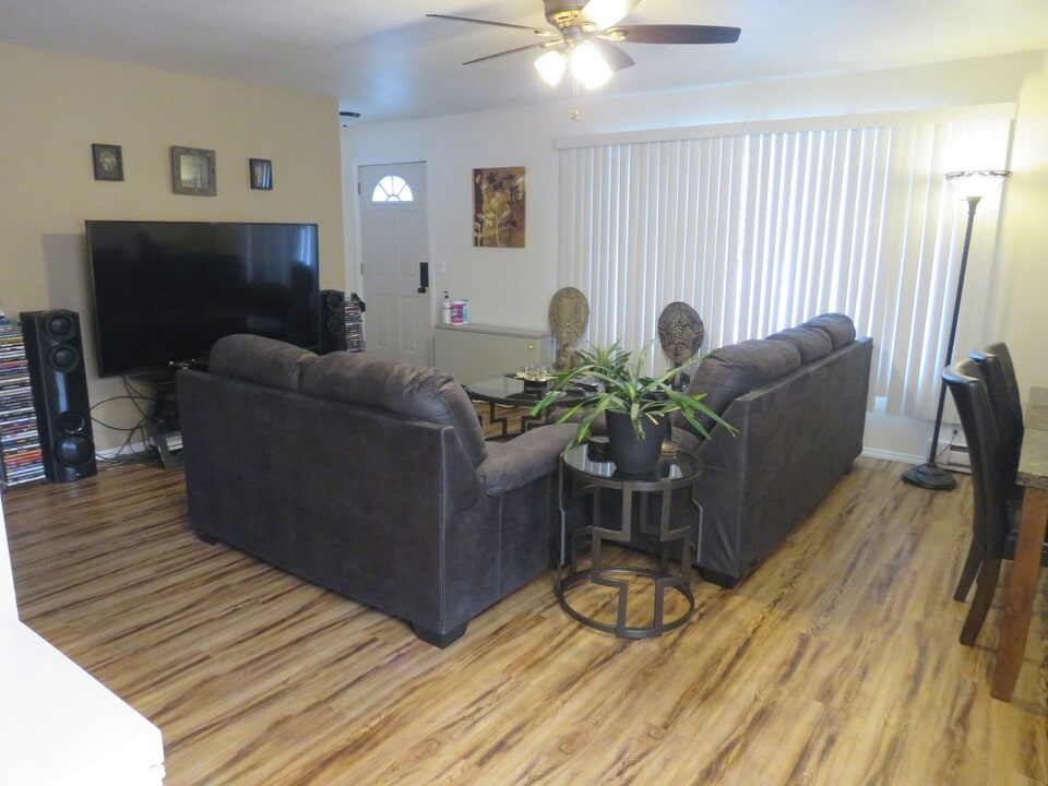1712 Chumas Dr in Eau Claire, WI - Building Photo