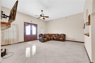 20 Carpintero St in Edinburg, TX - Building Photo - Building Photo