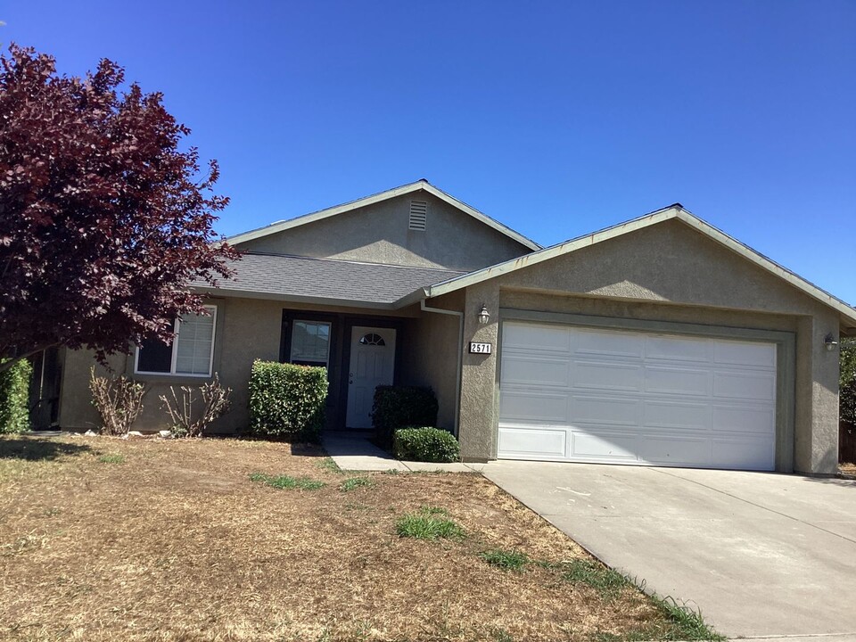 2571 Jillian Dr in Marysville, CA - Building Photo