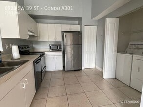 6928 SW 39th St in Davie, FL - Building Photo - Building Photo