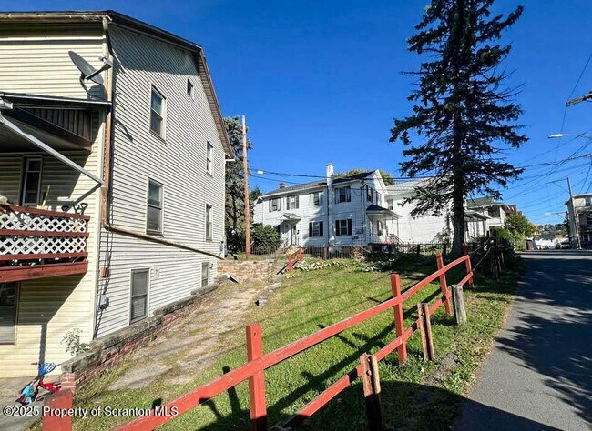 112 Green Pl in Scranton, PA - Foto de edificio - Building Photo