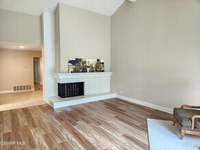 3004 Shadow Brook Ln in Thousand Oaks, CA - Building Photo - Building Photo