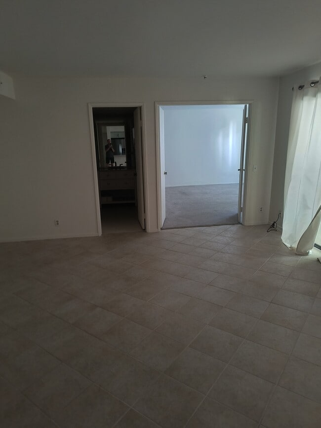 2053 N Via Miraleste, Unit 912 in Palm Springs, CA - Building Photo - Building Photo
