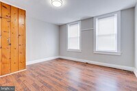 3219 E Monument St photo'