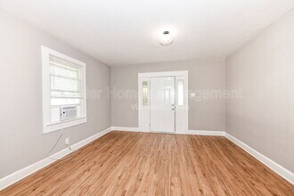 802 N Denny St in Indianapolis, IN - Building Photo - Building Photo