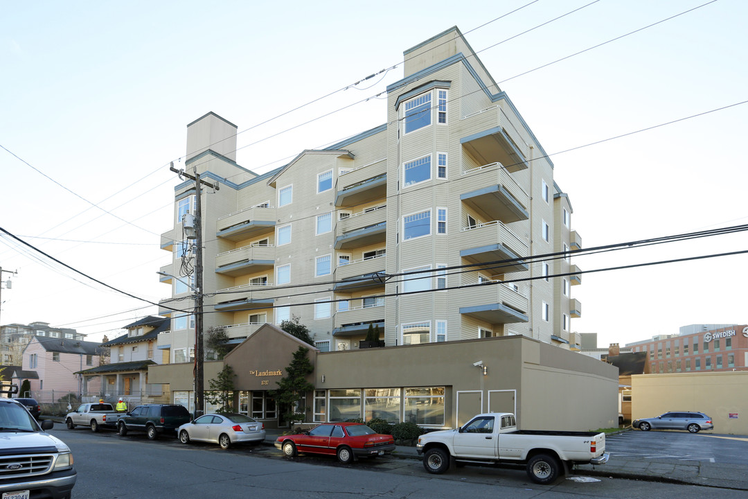 Landmark Apartments in Seattle, WA - Building Photo