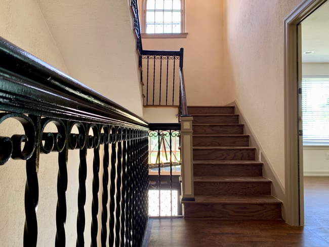 Bella Villa in Dallas, TX - Building Photo - Building Photo