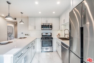 11235 Richland Ave in Los Angeles, CA - Building Photo - Building Photo