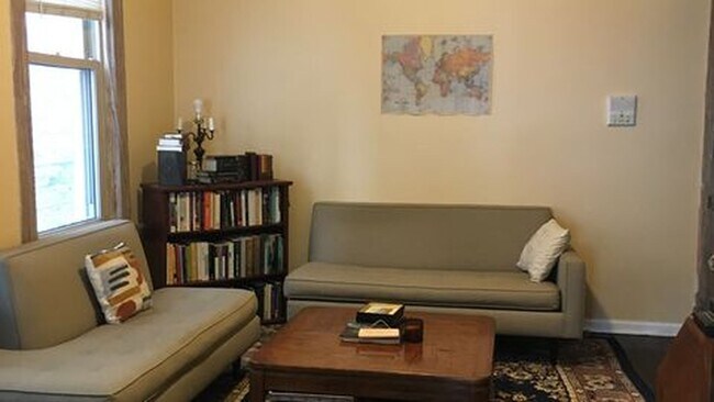 821 N Hermitage Ave in Chicago, IL - Building Photo - Building Photo