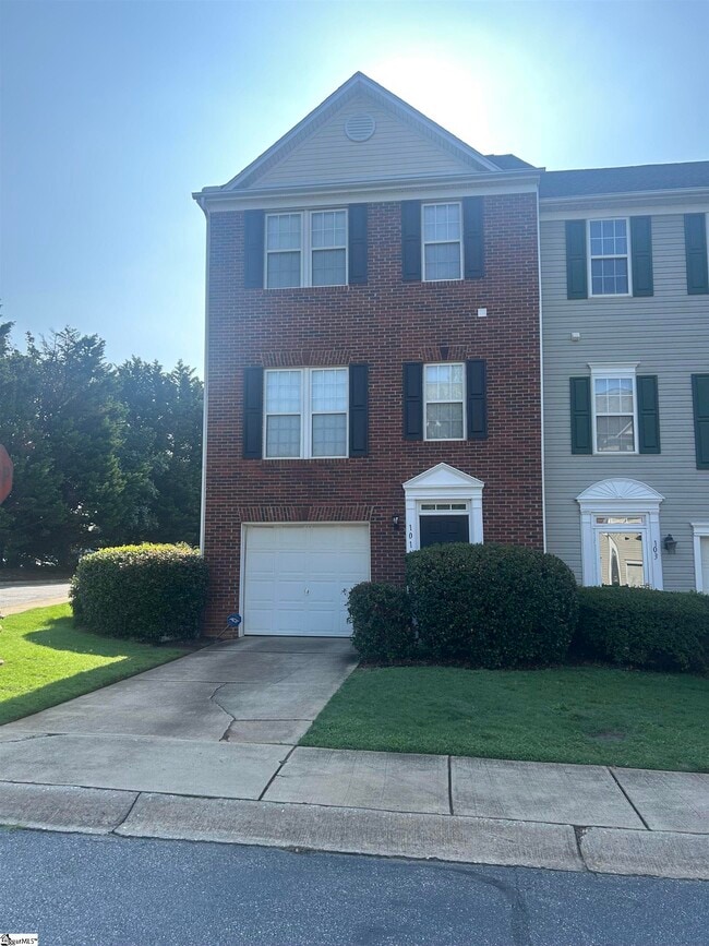101 Braxton Pl