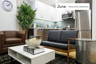 Room in Shared 4 bed/1.5 bath home in New York, NY - Building Photo - Building Photo