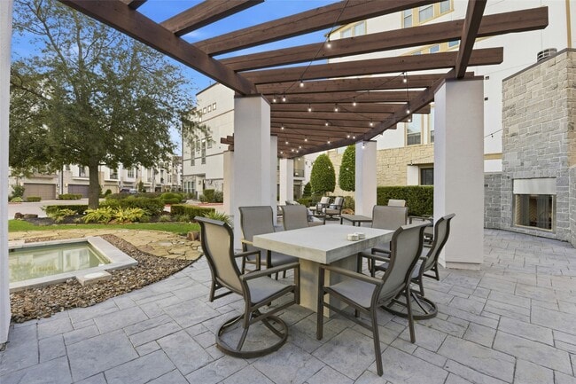 property at 819 Algona Ave