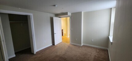 20 Pond St in Braintree, MA - Foto de edificio - Building Photo