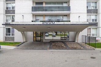 2600 Jane St in Toronto, ON - Building Photo - Building Photo