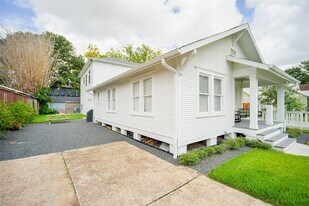 811 W 13th St in Houston, TX - Building Photo