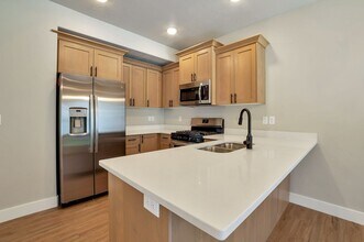 676 Tenkids Way in Layton, UT - Building Photo - Building Photo