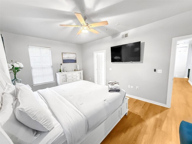 property at 2216 Chenevert St