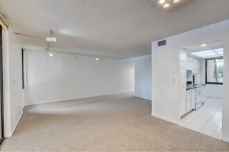 3309 Bridgewood Dr in Boca Raton, FL - Building Photo - Building Photo