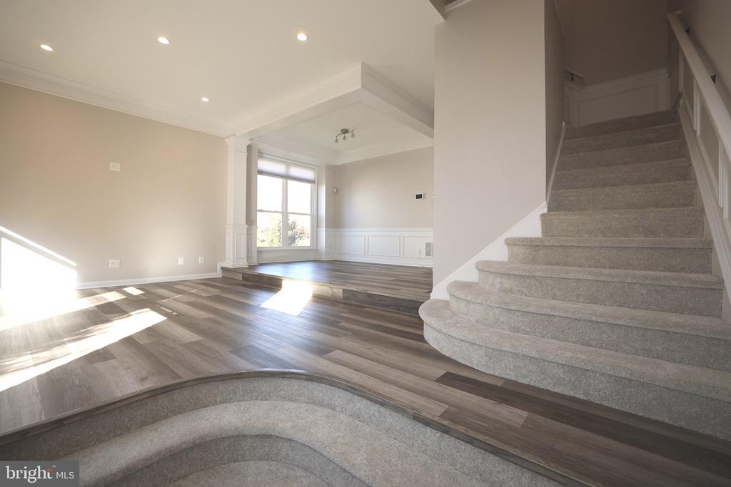 47616 Watkins Island Square in Sterling, VA - Building Photo