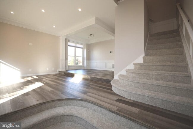 property at 47616 Watkins Island Square