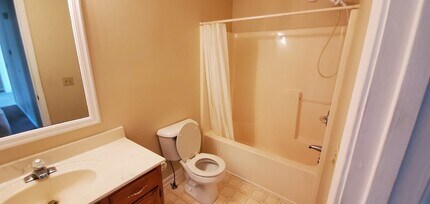 610 N Greenwood Ext in Lebanon, TN - Building Photo - Building Photo