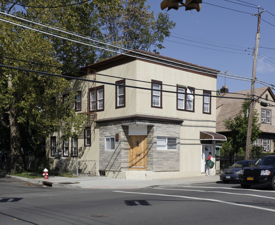 131-133 W Sandford Blvd in Mount Vernon, NY - Building Photo