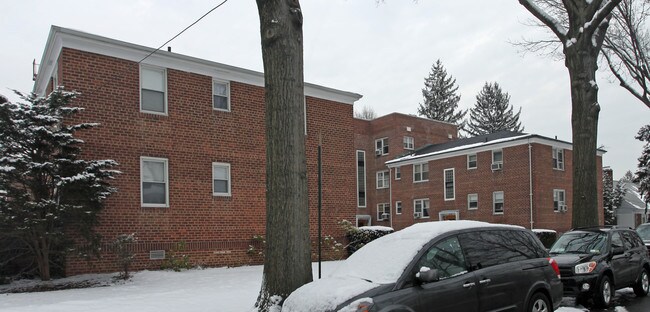 33 E Grand St in Mount Vernon, NY - Foto de edificio - Building Photo