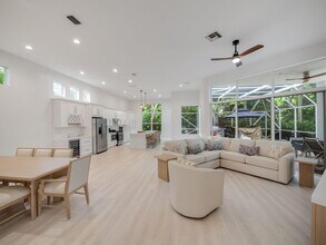 143 Sunset Bay Dr in Palm Beach Gardens, FL - Building Photo - Building Photo