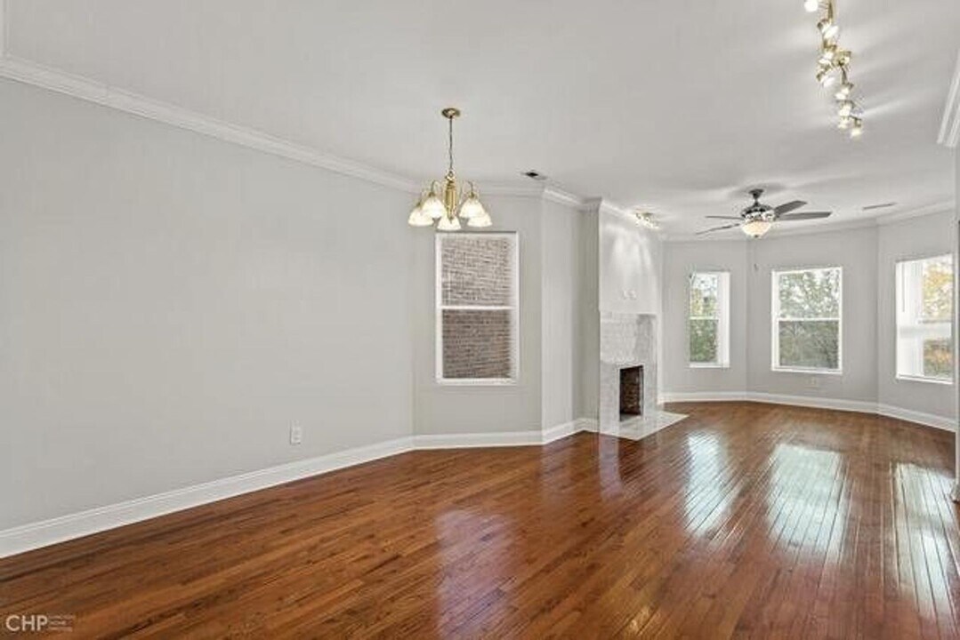 6216 S Indiana Ave in Chicago, IL - Building Photo