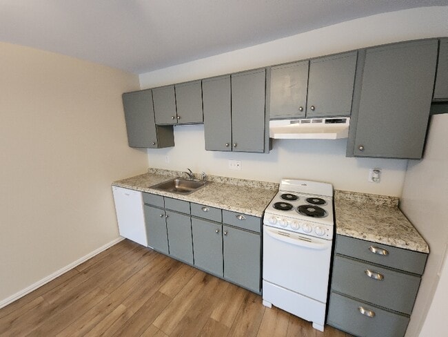 24 West Rd in Ellington, CT - Building Photo - Building Photo