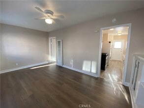1034 W 15th St in Los Angeles, CA - Building Photo - Building Photo