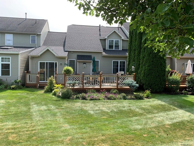 16 Claire Pass in Saratoga Springs, NY - Building Photo - Building Photo