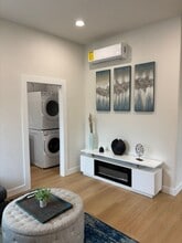 231 Doris Ave in Oxnard, CA - Building Photo - Building Photo