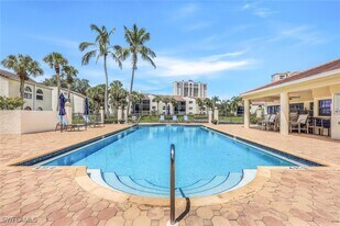 6515 Valen Way in Naples, FL - Building Photo