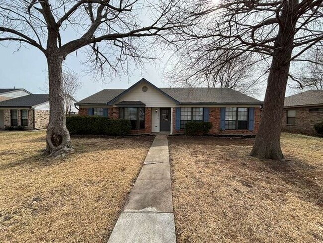 property at 1206 Devonshire Ln