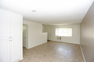 Diamond Crest Apartments in Buena Park, CA - Building Photo - Interior Photo