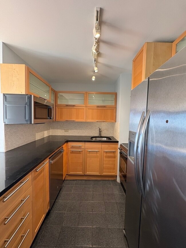 property at 4343 N Clarendon Ave