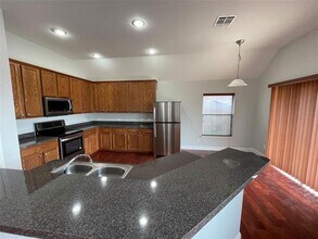 502 Azalea Dr in Glenn Heights, TX - Building Photo - Building Photo