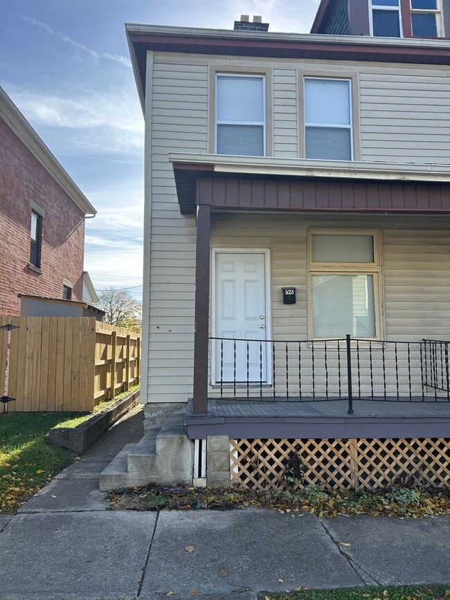 521-523-523 Cline St
