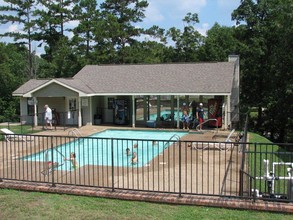 Burchwood Harbor Apartments in Hot Springs, AR - Building Photo - Building Photo