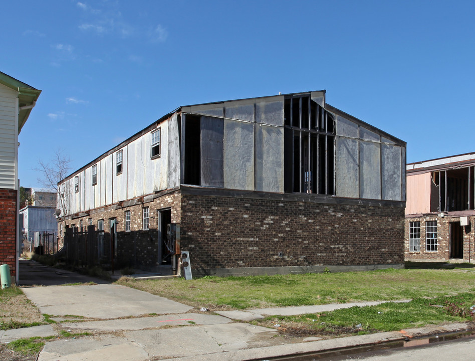 6840 Tara Ln in New Orleans, LA - Building Photo