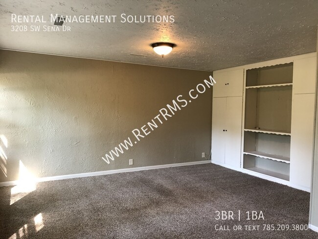 3208 SW Sena Dr in Topeka, KS - Building Photo - Building Photo