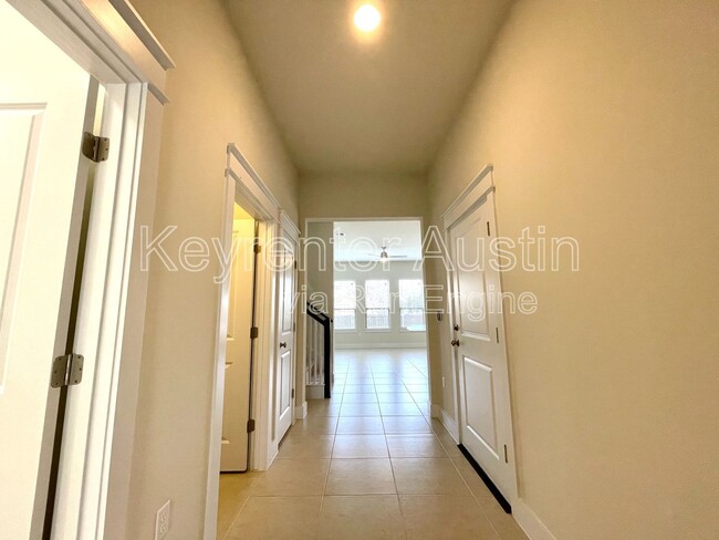 13001 Hymeadow Dr in Austin, TX - Building Photo - Building Photo