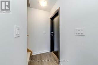 1660 Victoria Park Ave in Toronto, ON - Building Photo - Building Photo