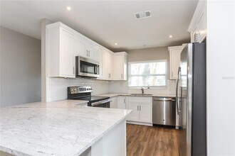 2053 Barcelona Dr S in St. Petersburg, FL - Building Photo - Building Photo