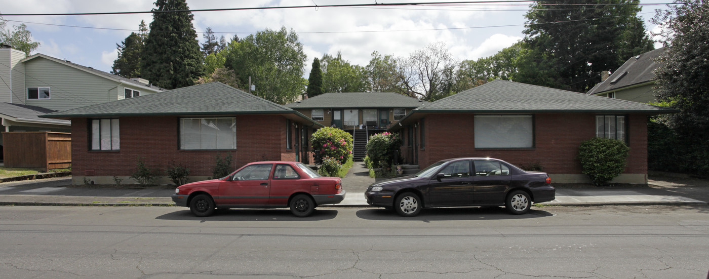 336-408 SE 32nd Ave in Portland, OR - Building Photo